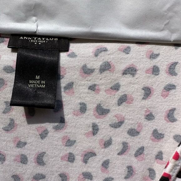 GUC Ann Taylor Top - Picture 3 of 5